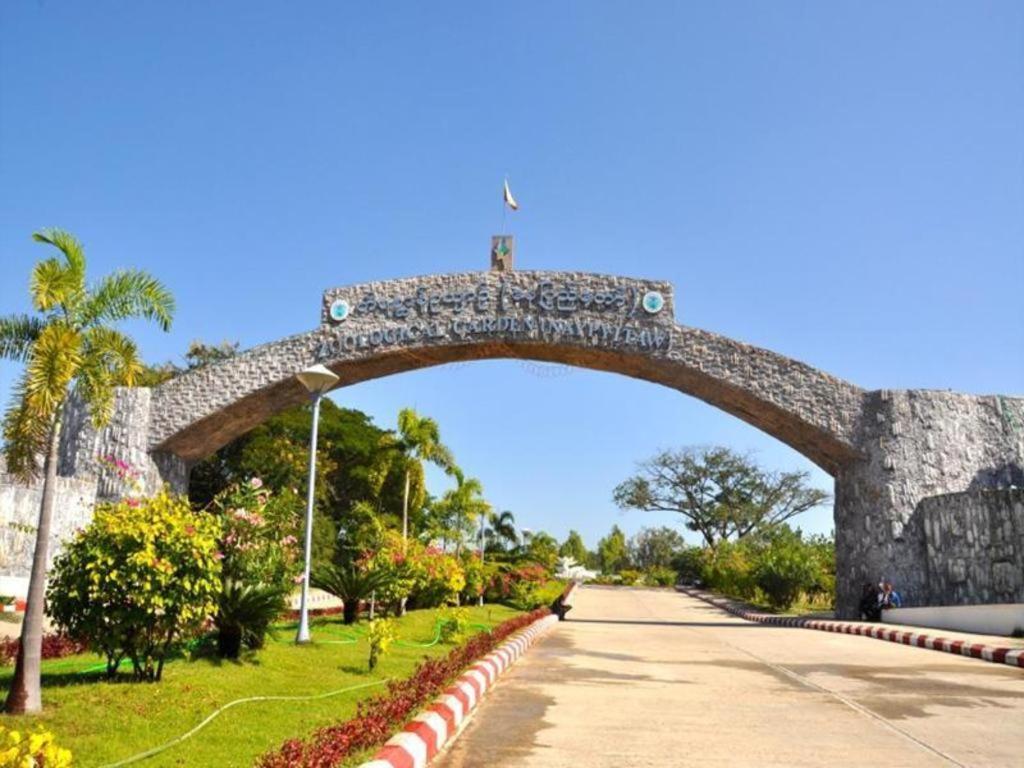 Star World Hotel Naypyidaw Exteriör bild