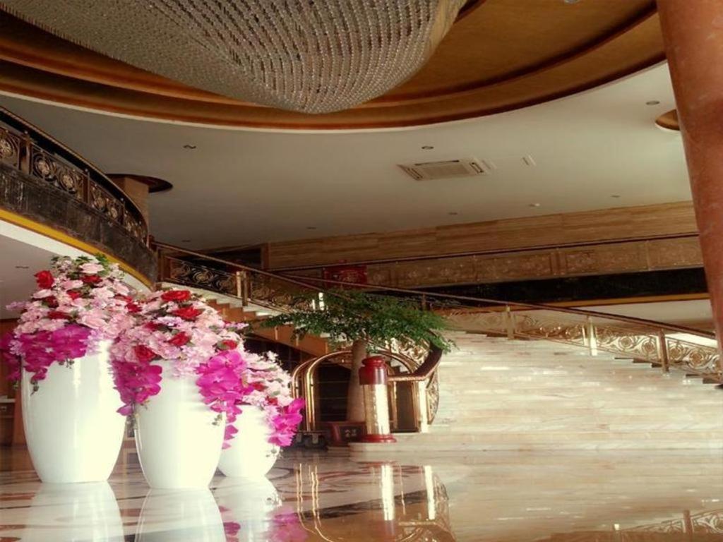 Star World Hotel Naypyidaw Exteriör bild