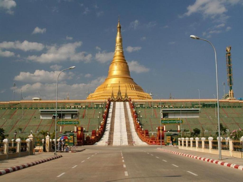 Star World Hotel Naypyidaw Exteriör bild
