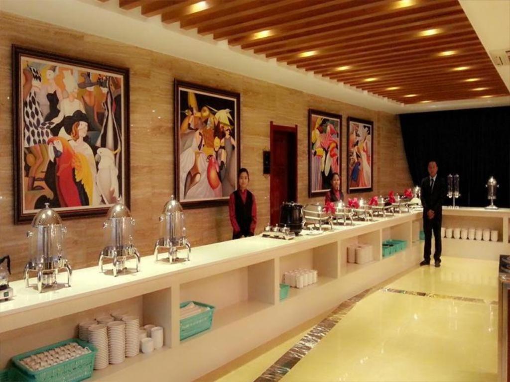 Star World Hotel Naypyidaw Exteriör bild